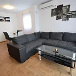 Apartamento Visnjik